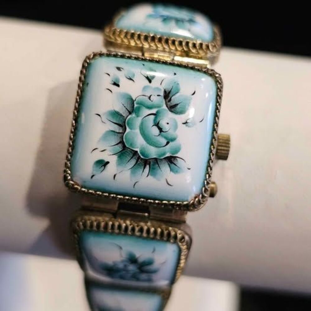 Rare vintage Russian Chaika 17 jewel ladies watch - Picture 2 of 7